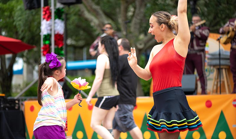 SeaWorld Viva La Musica Dancers